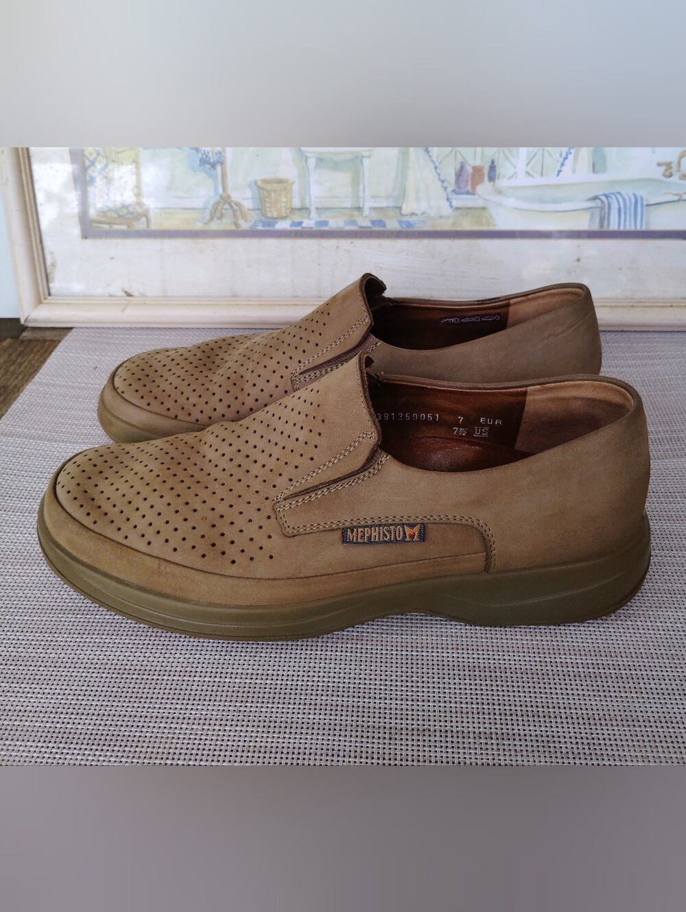 Men's Mephisto "Air-Jet" Tan Perforated Nubuck Leather Slip-On Loafers. Size 7.5